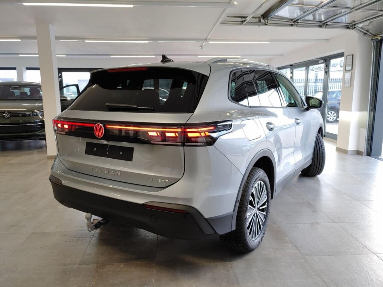 Volkswagen TIGUAN 1.5 TSI E-HYBRID LIFE TREKHAAK/CAMERA/MEMORY/LEDER/CARPLAY/ACC/E-KLEP