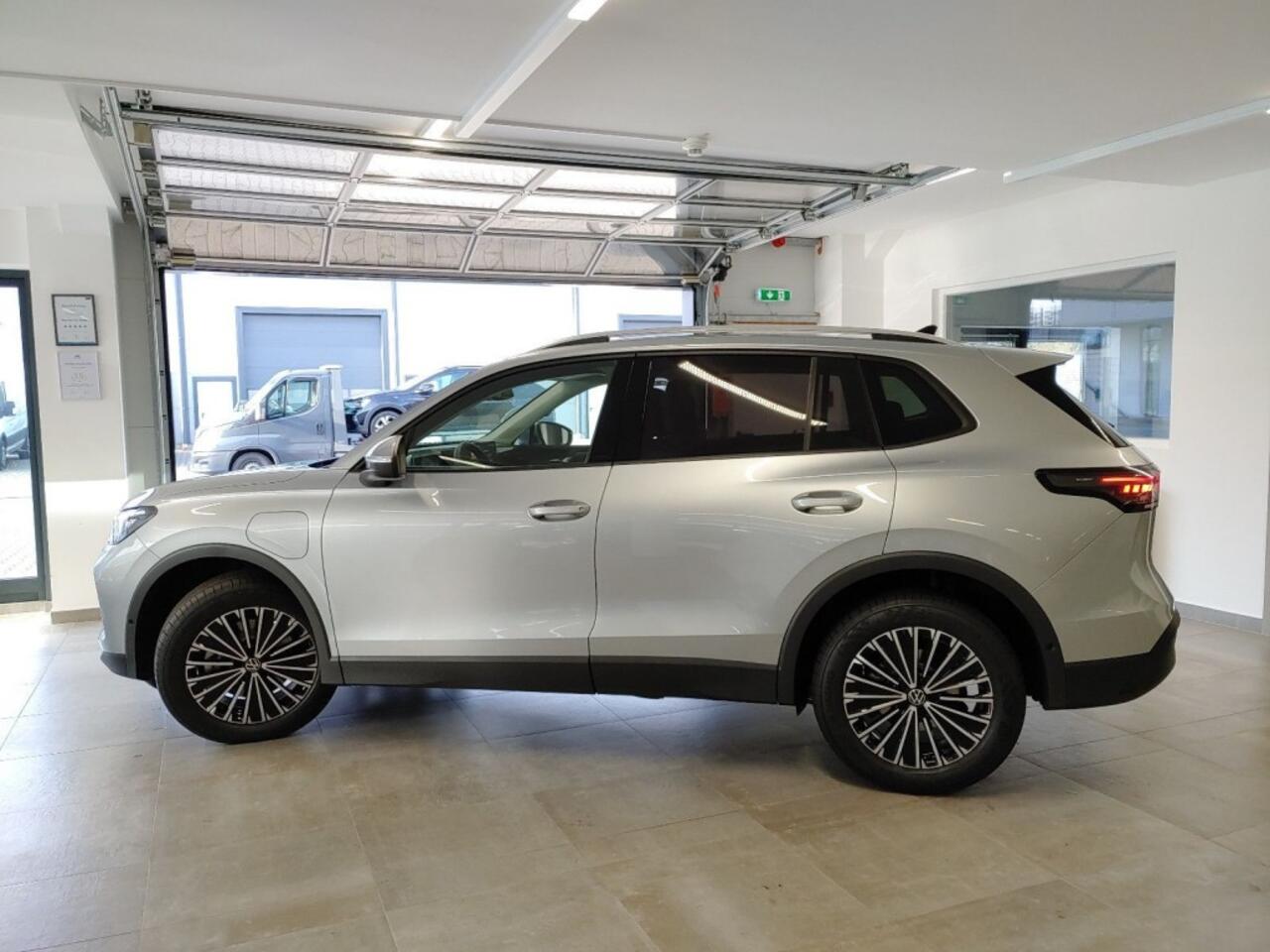 Volkswagen TIGUAN 1.5 TSI E-HYBRID LIFE TREKHAAK/CAMERA/MEMORY/LEDER/CARPLAY/ACC/E-KLEP