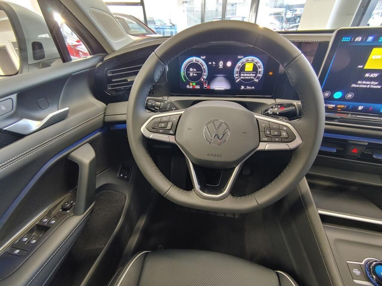 Volkswagen TIGUAN 1.5 TSI E-HYBRID LIFE TREKHAAK/CAMERA/MEMORY/LEDER/CARPLAY/ACC/E-KLEP