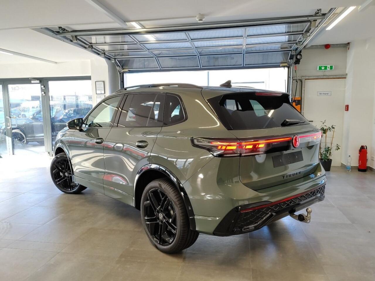 Volkswagen TIGUAN 1.5 TSI E-HYBRID R-LINE PANO-DAK/TREKHAAK/CAMERA/LEDER/MEMORY/HUD