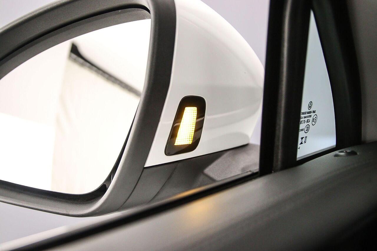 Volkswagen TIGUAN R-Line Business 1.5 TSI eHybrid 204pk DSG Automaat Trekhaak, Adaptive cruise control, Achteruitrijcamera, Navigatie, LED koplampen, Parkeersensoren