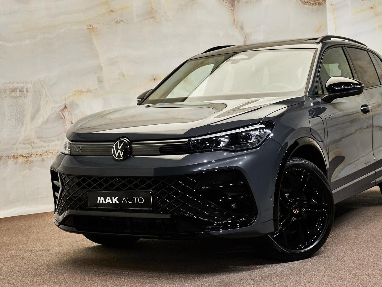 Volkswagen TIGUAN 1.5 eHybrid R-Line, 20", pano, massage, ACC, DCC, IQ.Light, Black Style, tr.haak