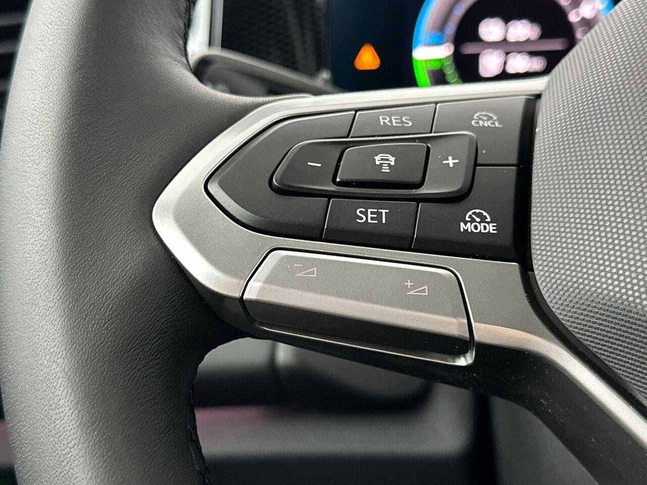 Volkswagen TIGUAN Life Edition 1.5 eHybrid 150 kW / 204 pk 1.5 eHybrid 150 kW / 204 pk