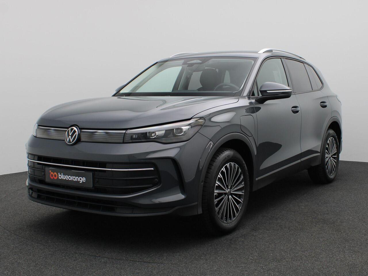 Volkswagen TIGUAN 1.5 eHybrid Life Edition 204PK DSG Trekhaak, Achteruitrijcamera, Navi via Apple Carplay/Android Auto, Keyless, Side Assist, Stoel-Stuurverwarming, Trekhaak, Elektr. Achterklep, 18" LM Velgen