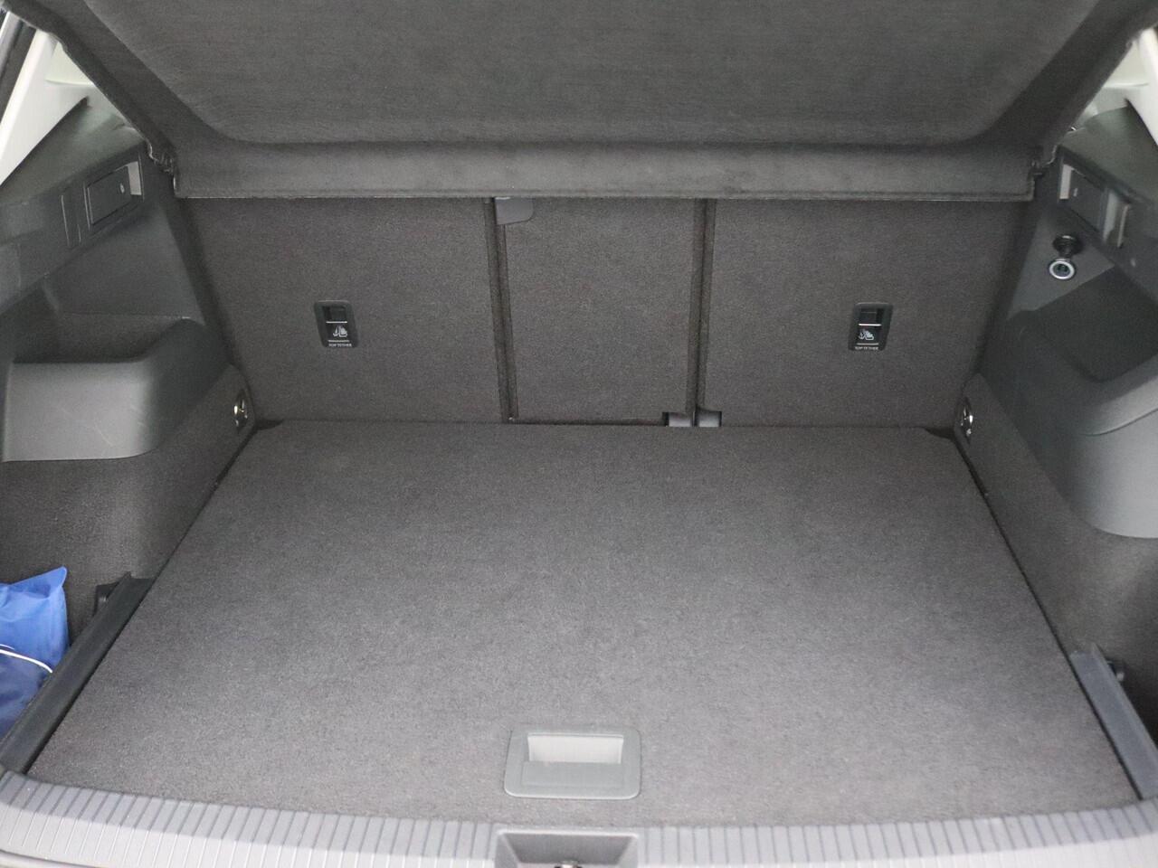 Volkswagen TIGUAN 1.5 eTSI Life Edition 150PK DSG Elek. achterklep, Winterpakket, Adaptive Cruise Control, 17" Venezia LMV, Led Plus, Reservewiel