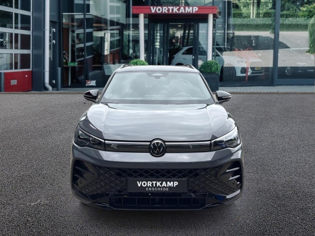 Volkswagen TIGUAN 1.5 TSI E-HYBRID R-LINE PANO-DAK/TREKHAAK/CAMERA/HenK/CARPLAY/ACC