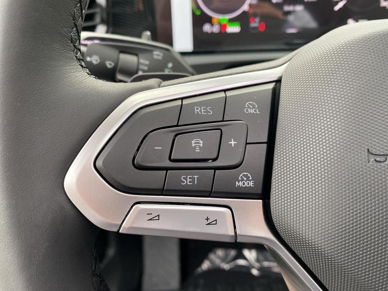 Volkswagen TIGUAN 1.5 eHybrid Life Edition | Pano | Trekhaak | 18" | | PHEV |