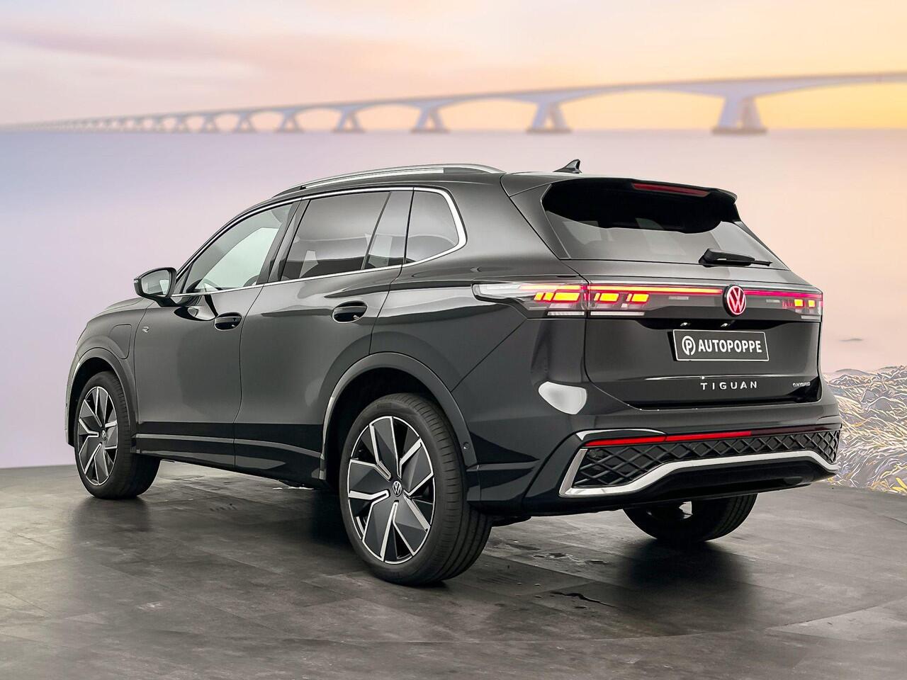 Volkswagen TIGUAN R-Line-Edition Plug in Hybride 204 pk