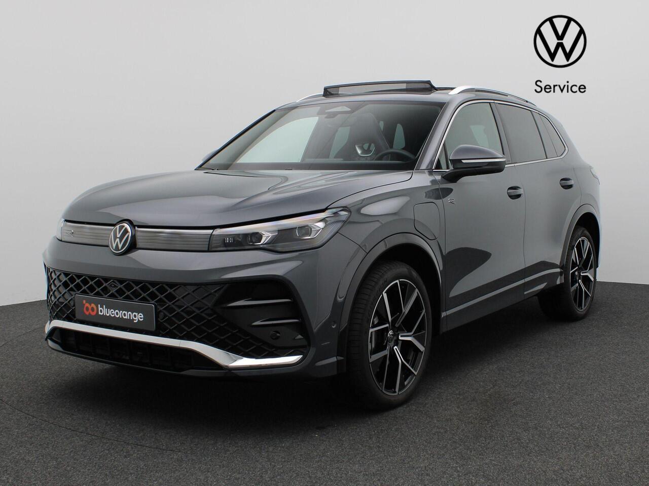 Volkswagen TIGUAN 1.5 eHybrid R-Line Edition 272PK DSG Pano-Schuifdak, Adaptieve Cruise Controle, Matrix-LED Verlichting, Keyless, Stoel-Stuurverwarming, Side Assist, Elektr. Achterklep, Trekhaak, 20" LM Velgen