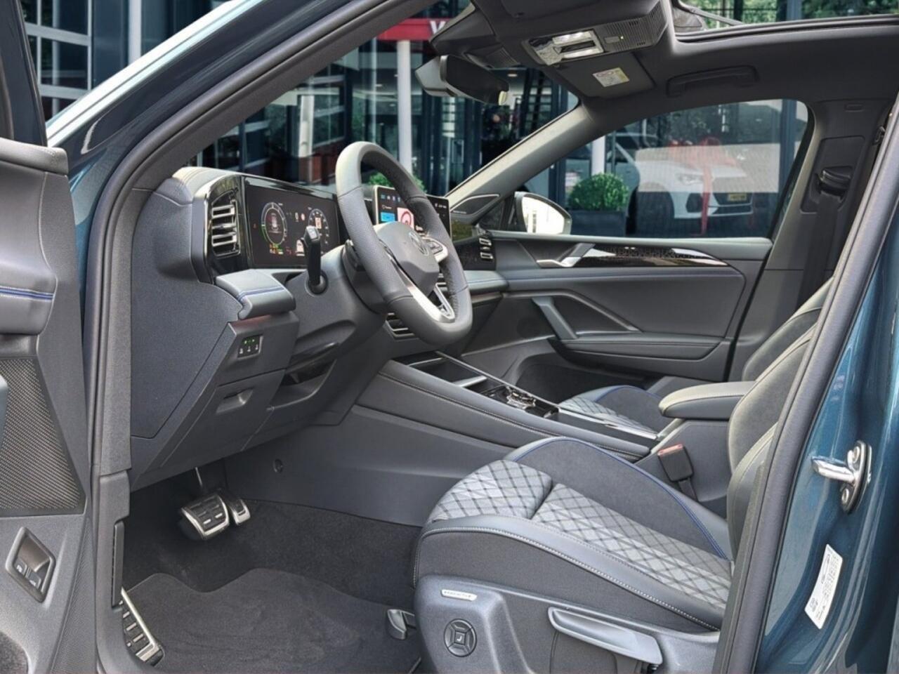 Volkswagen TIGUAN 1.5 TSI E-HYBRID R-LINE PANO-DAK/TREKHAAK/CAMERA/HenK/CARPLAY/ACC