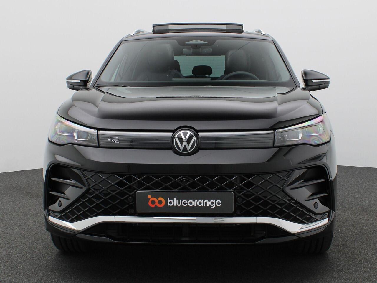 Volkswagen TIGUAN 1.5 eHybrid R-Line Edition 272PK DSG Pano-Schuifdak, Leder, Memorystoel, 20" LM Velgen, Trekhaak, Matrix LED-Verlichting, Navi, Side Assist, Elektr. Achterklep