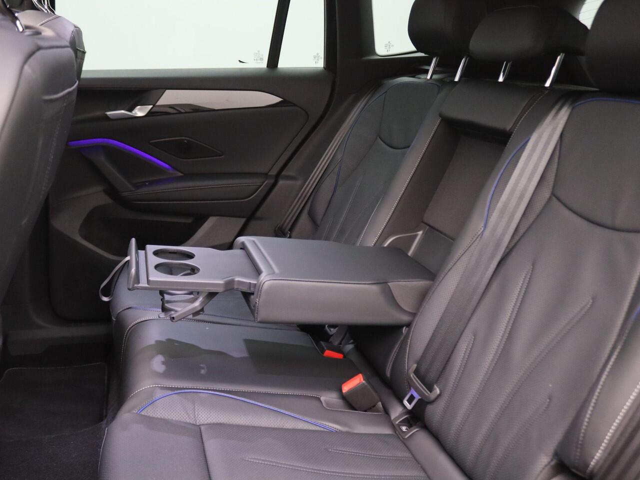 Volkswagen TIGUAN 1.5 eHybrid R-Line Edition 272PK DSG Pano-Schuifdak, Leder, Memorystoel, 20" LM Velgen, Trekhaak, Matrix LED-Verlichting, Navi, Side Assist, Elektr. Achterklep