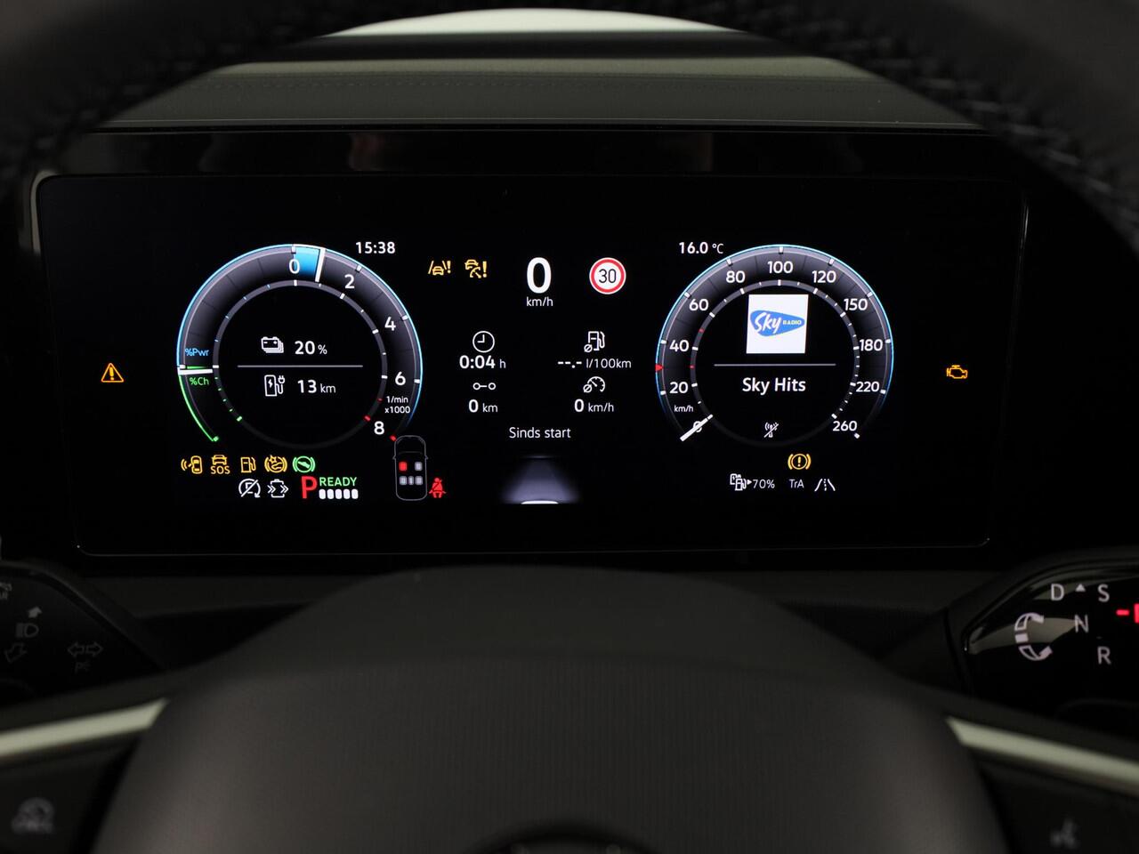 Volkswagen TIGUAN R-Line Edition 1.5 eHybrid 272 PK DSG | 20" LM | IQ.Light | 360 graden camera | Panoramadak | Stoelventilatie |