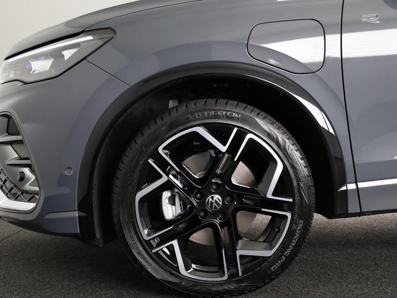 Volkswagen TIGUAN 1.5 eHybrid R-Line Edition 204 PK PHEV | Panorama dak | Comfort pakket | Navigatie | Parkeer camera |