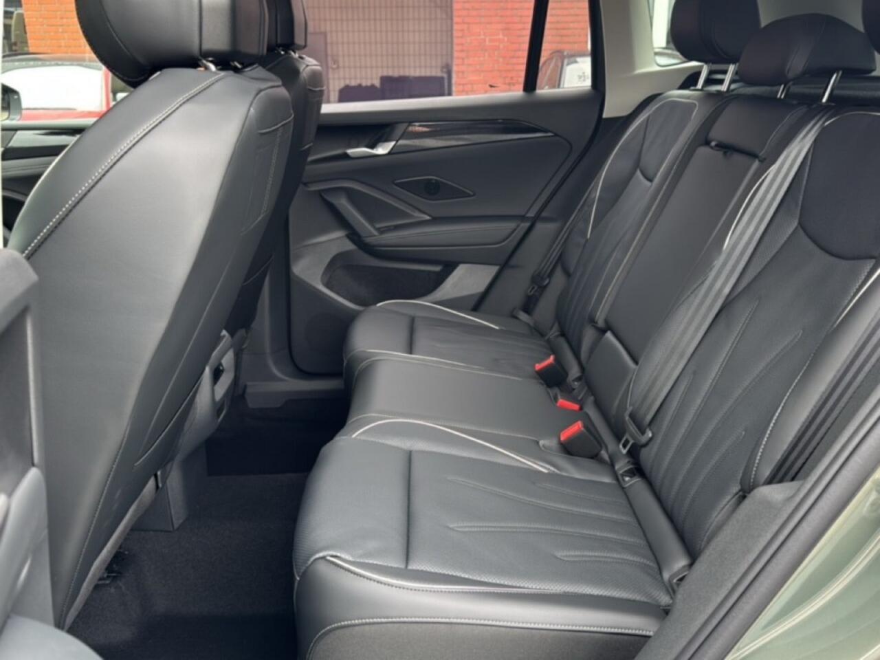 Volkswagen TIGUAN 1.5 TSI E-HYBRID LIFE TREKHAAK/CAMERA/MEMORY/LEDER/CARPLAY/ACC/E-KLEP