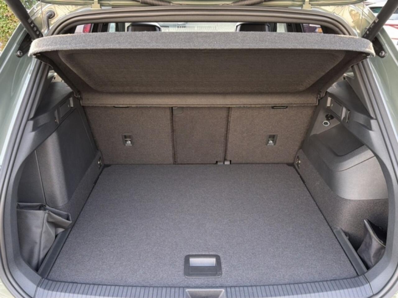 Volkswagen TIGUAN 1.5 TSI e-HYBRID R-LINE HenK/PANO-DAK/TREKHAAK/CAMERA/LEDER/MEMORY/HUD