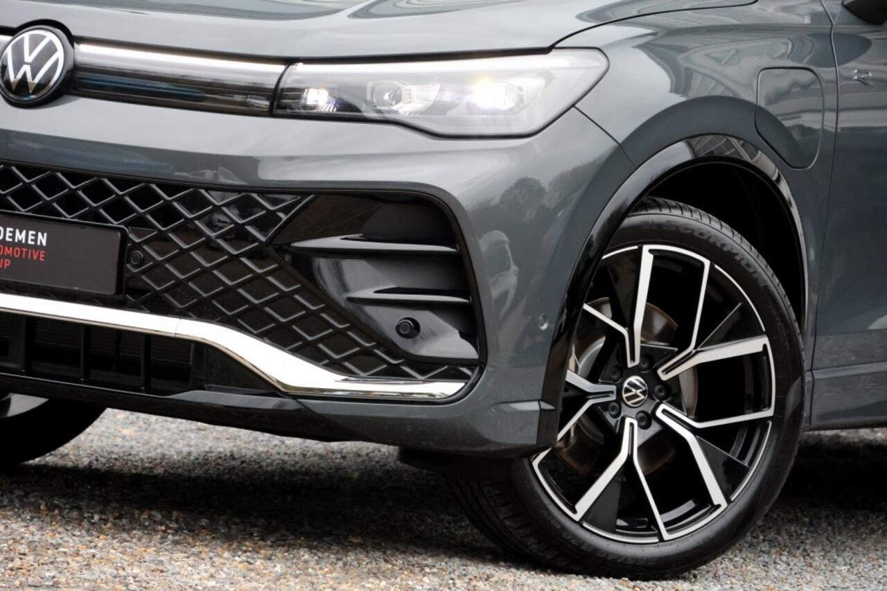 Volkswagen TIGUAN 1.5 eHybrid R-Line Edition - 272 pk **Pano / Trekhaak / 5j garantie