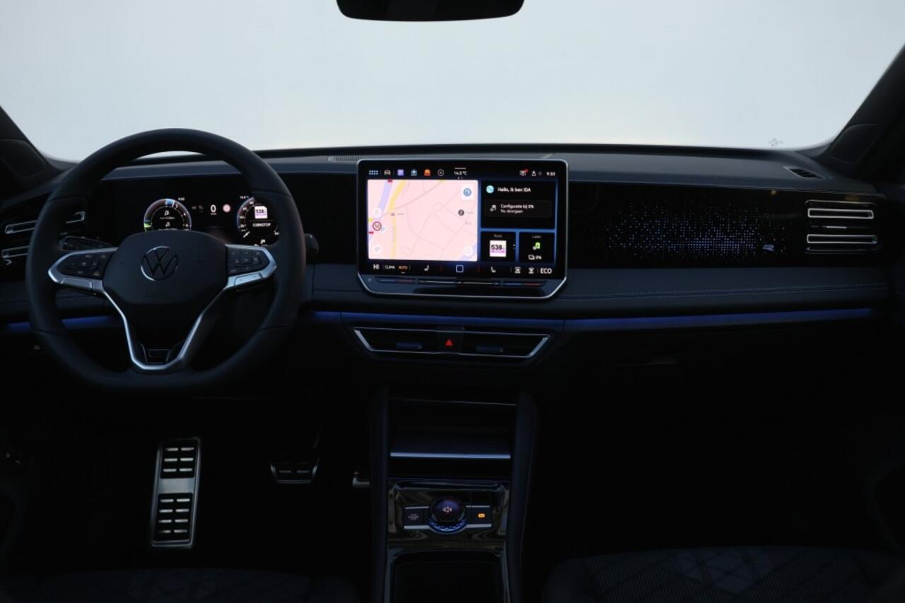 Volkswagen TIGUAN 1.5 eHybrid R-Line Edition - 272 pk **Pano / Trekhaak / 5j garantie