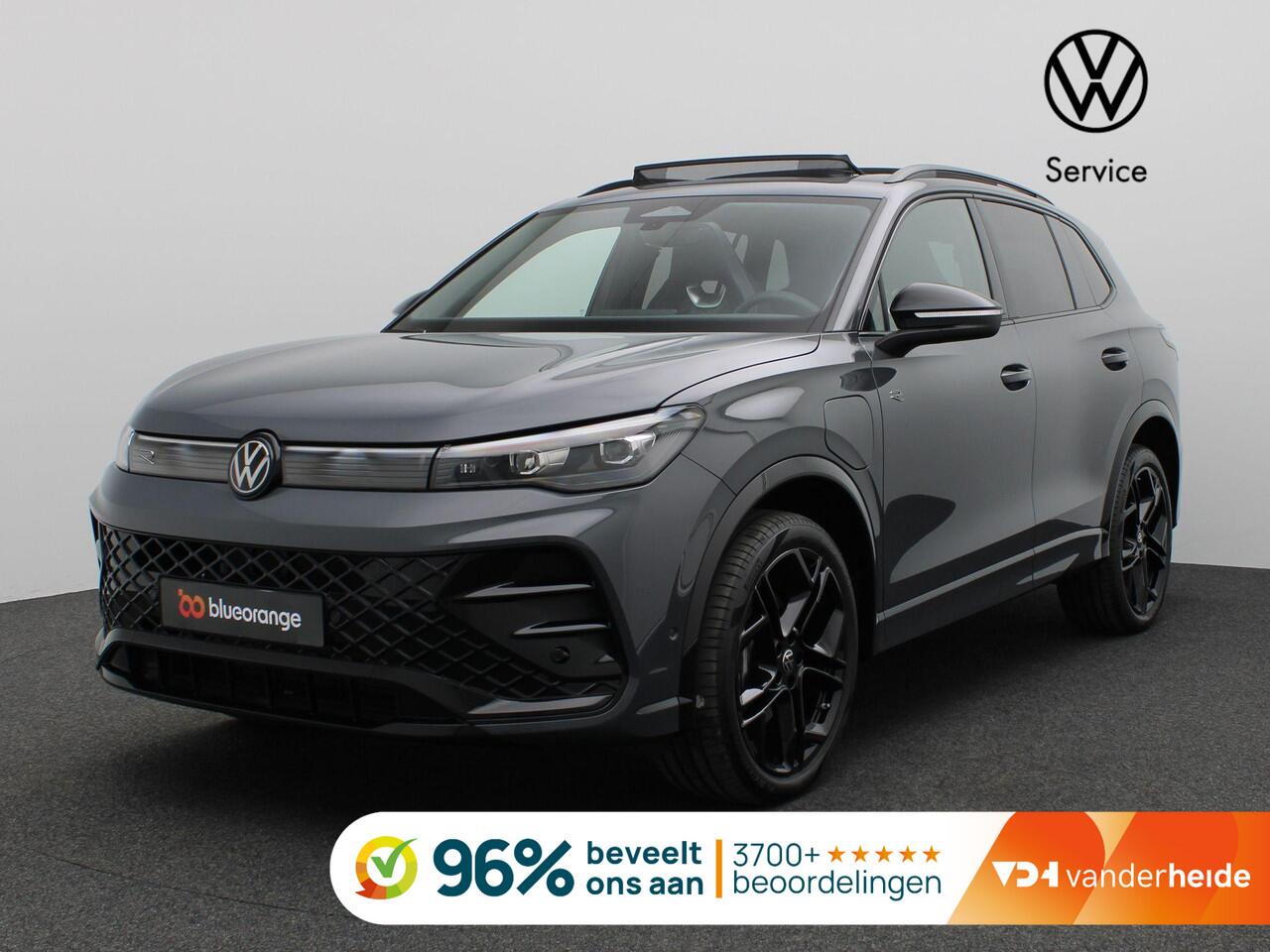Volkswagen TIGUAN 1.5 eHybrid R-Line Edition 272PK DSG Pano-Schuifdak, Black Style, Achteruitrijcamera, Trekhaak, 20" LM Velgen, Keyless, Side Assist, Navi via Apple Carplay/Android Auto, Stoel-Stuurverwarming