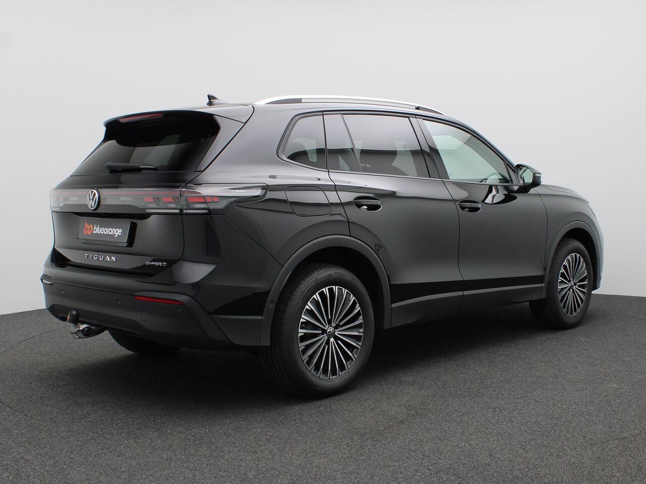Volkswagen TIGUAN 1.5 eHybrid Life Edition 204PK DSG Trekhaak, 18" LM Velgen, Keyless, Achteruitrijcamera, Side Assist, Navi via Apple Carplay/Android Auto, Adaptieve Cruise Control, Stoel-Stuurverwarming, Elektr. Achterklep