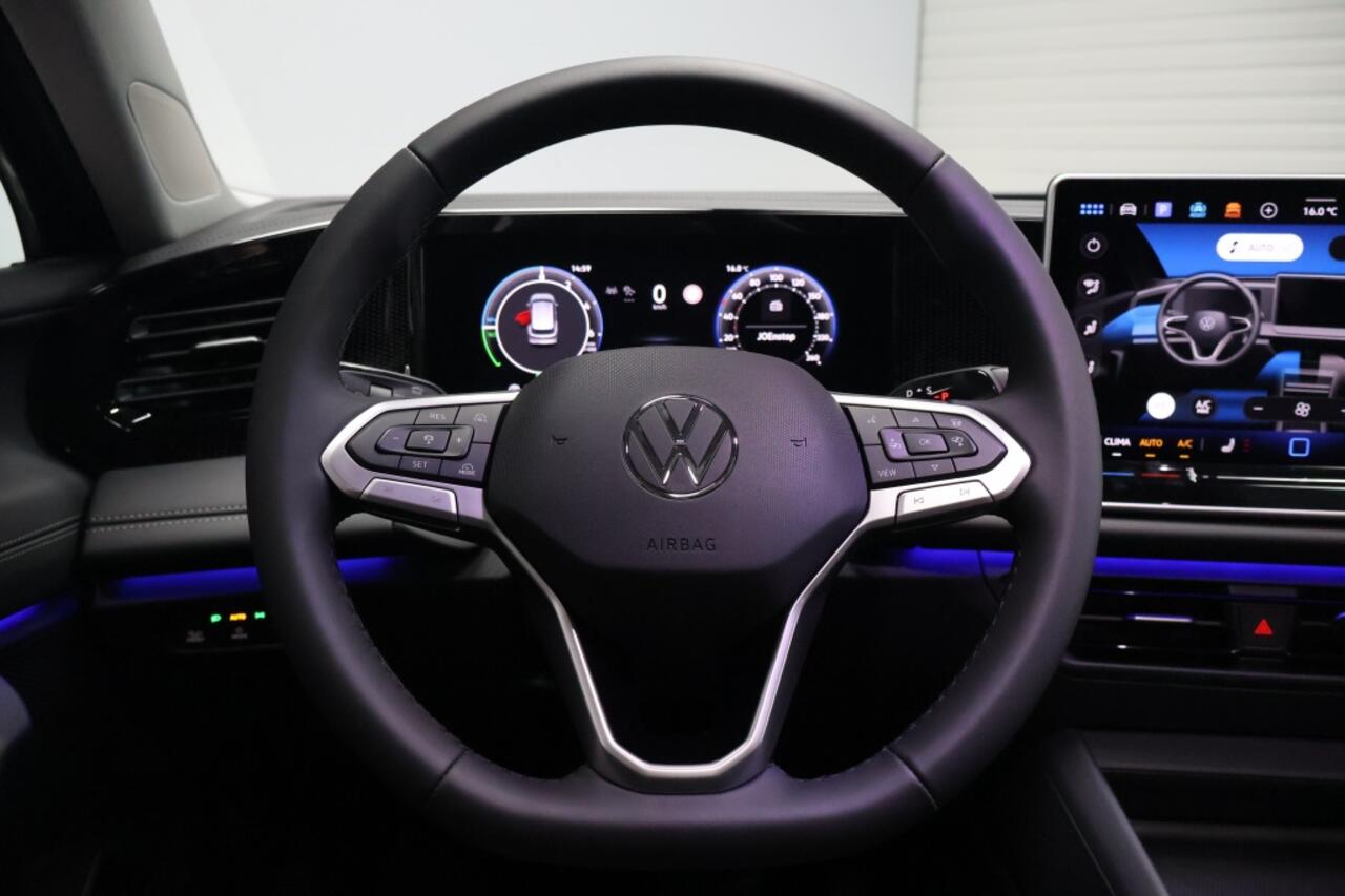 Volkswagen TIGUAN 1.5 TSI eHybrid 150 kW Life | Panoramadak | Trekhaak | LED