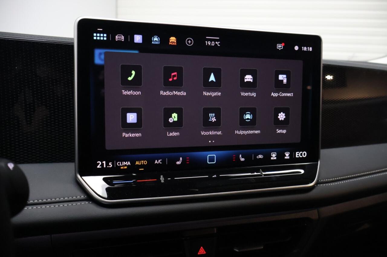 Volkswagen TIGUAN 1.5 TSI eHybrid 150 kW Life | Trekhaak | Winter Pakket | LED