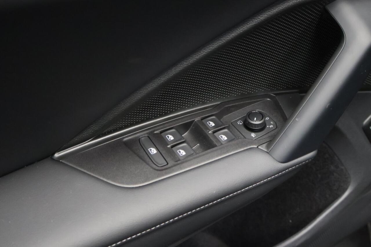 Volkswagen TIGUAN 1.5 TSI eHybrid 150 kW Life | Trekhaak | Winter Pakket | LED