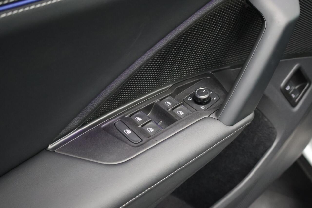 Volkswagen TIGUAN 1.5 eHybrid R Line Edition 272pk | Panoramadak | Trekhaak