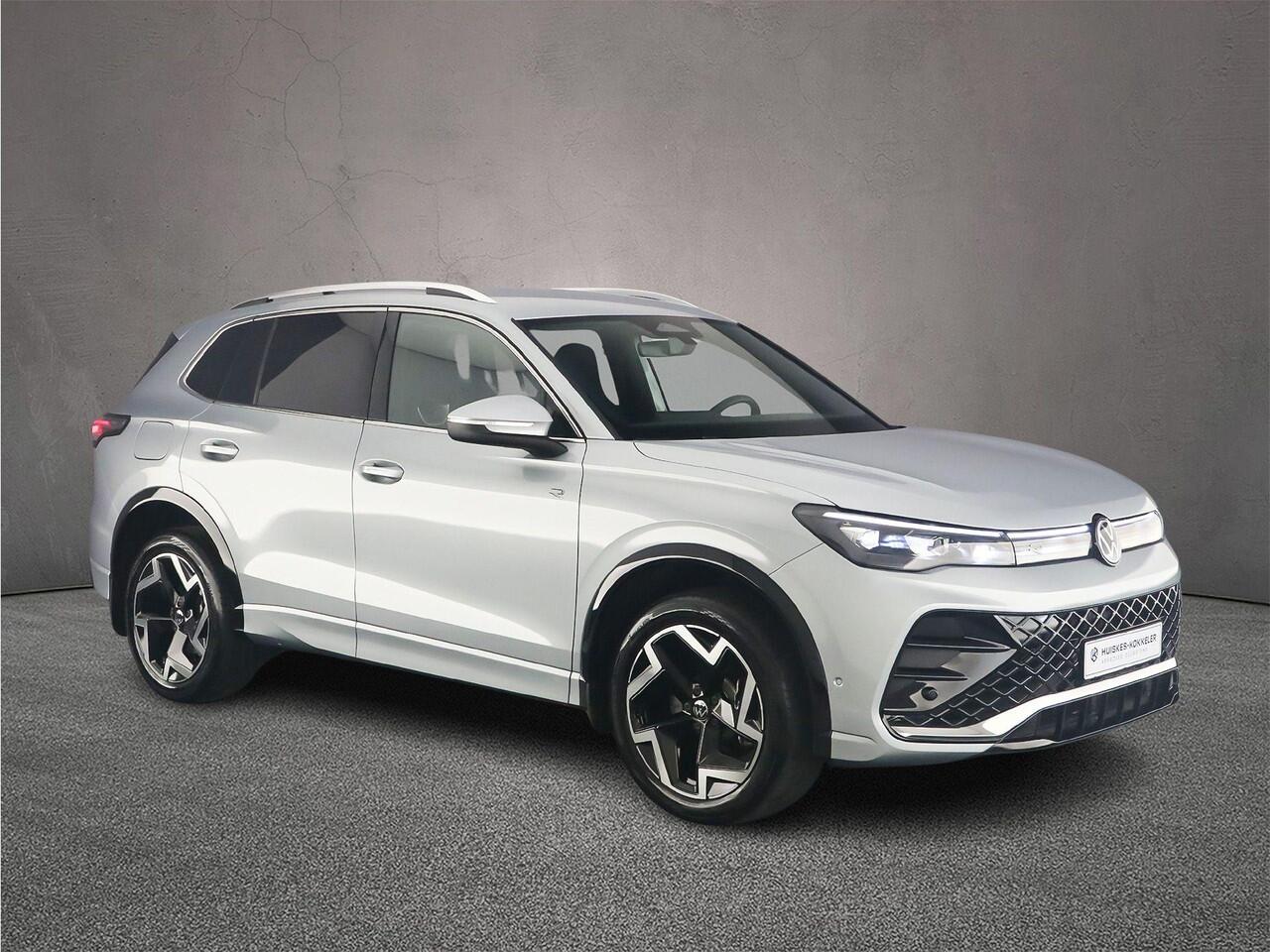 Volkswagen TIGUAN R-Line Edition 1.5 TSI eHybrid 272pk DSG Automaat Trekhaak, Adaptive cruise control, Elektrische achterklep, Achteruitrijcamera, LED koplampen