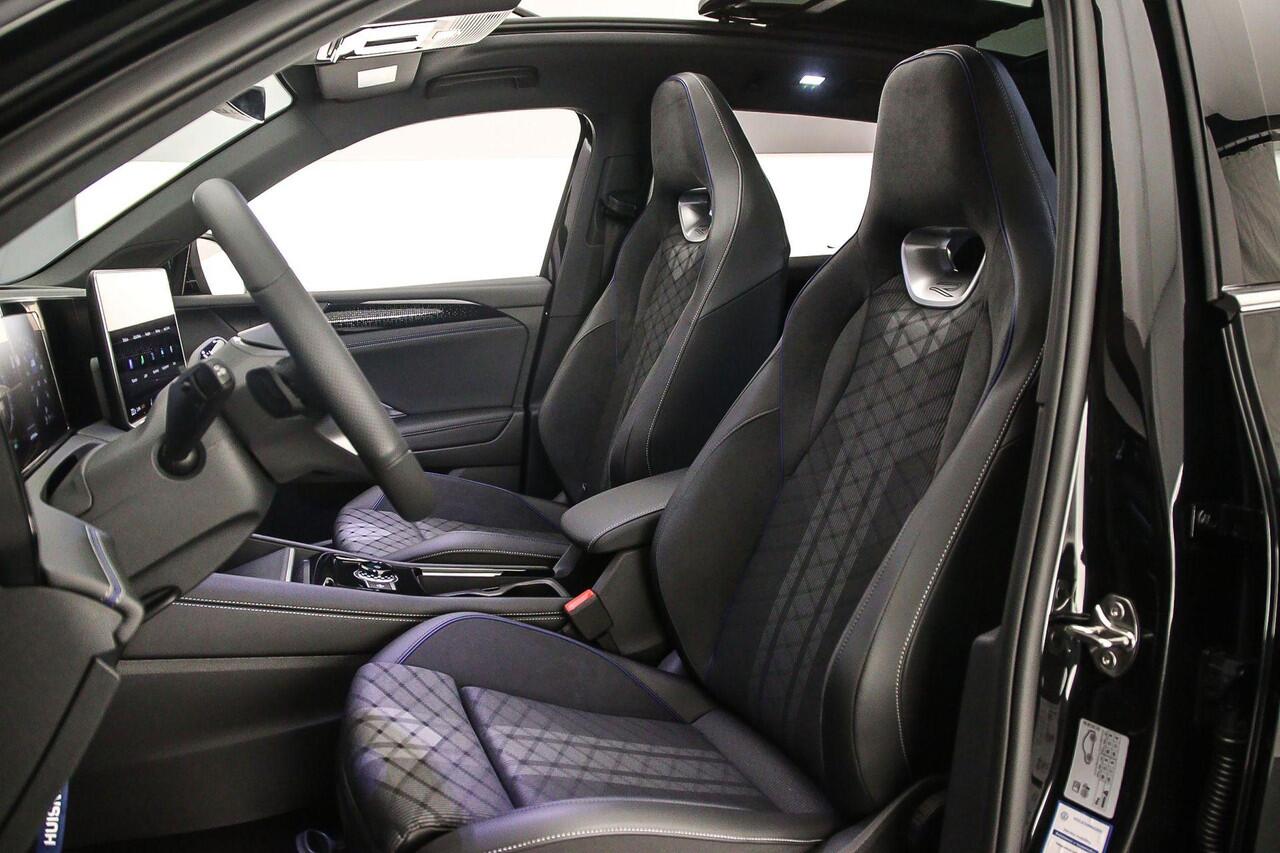 Volkswagen TIGUAN R-Line Edition 1.5 TSI eHybrid 272pk DSG Automaat Trekhaak, Panoramadak, Adaptive cruise control, Elektrische achterklep, Achteruitrijcamera