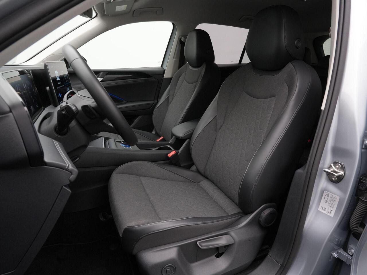 Volkswagen TIGUAN 1.5 eHybrid 204 pk DSG Life | Achteruitrijcamera | Stuur-/stoelverwarming | Adaptive Cruise