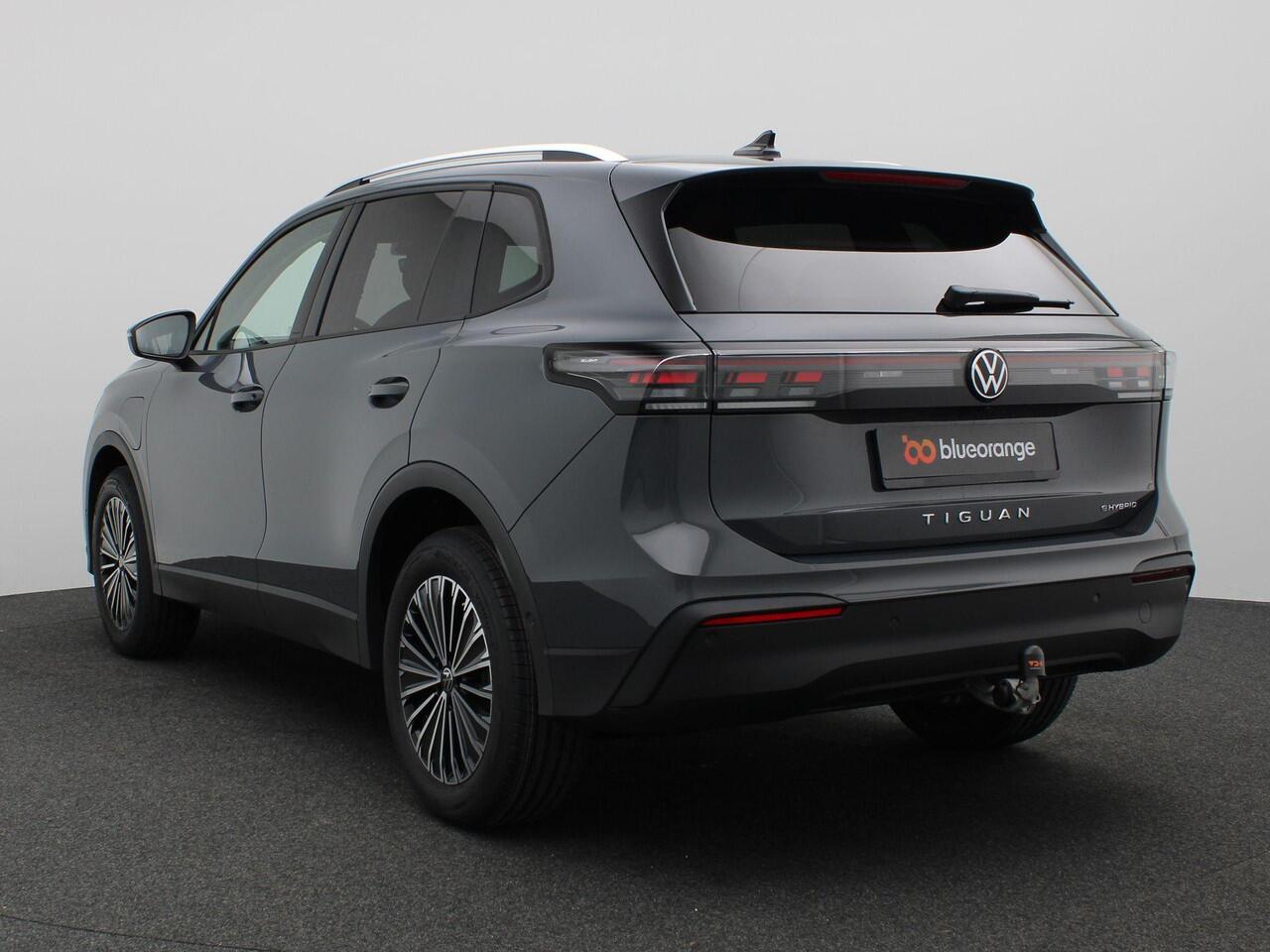 Volkswagen TIGUAN 1.5 eHybrid Life Edition 204PK DSG Trekhaak, 18" LM Velgen, Keyless, Achteruitrijcamera, Side Assist, Navi via Apple Carplay/Android Auto, Adaptieve Cruise Control, Stoel-Stuurverwarming, Elektr. Achterklep