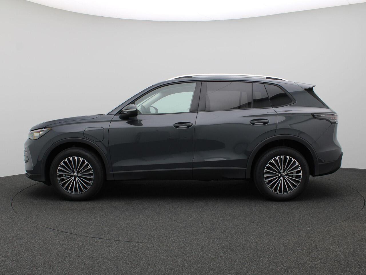 Volkswagen TIGUAN 1.5 eHybrid Life Edition 204PK DSG Trekhaak, 18" LM Velgen, Keyless, Achteruitrijcamera, Side Assist, Navi via Apple Carplay/Android Auto, Adaptieve Cruise Control, Stoel-Stuurverwarming, Elektr. Achterklep