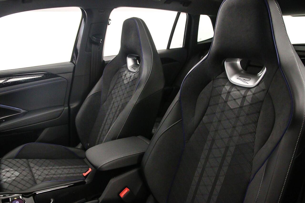 Volkswagen TIGUAN R-Line Edition 1.5 TSI eHybrid 272pk DSG Automaat Trekhaak, Black Style, Panoramadak, Navigatie, Adaptive cruise control, Achteruitrijcamera