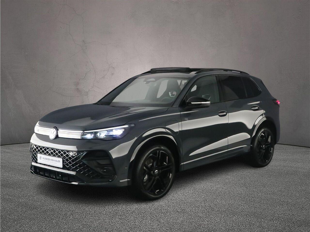 Volkswagen TIGUAN R-Line Edition 1.5 TSI eHybrid 272pk DSG Automaat Trekhaak, Panoramadak, Harman Kardon audio, Adaptive cruise control, Elektrische achterklep, Achteruitrijcamera