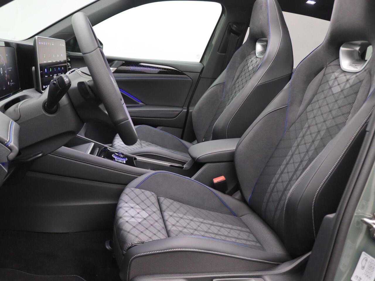 Volkswagen TIGUAN 1.5 eHybrid R-Line Business 204PK DSG Pano-Schuifdak, Black Style, Trekhaak, 20" LM Velgen, Keyless, Navi via Apple Carplay/Android Auto, Stoel-Stuurverwarming