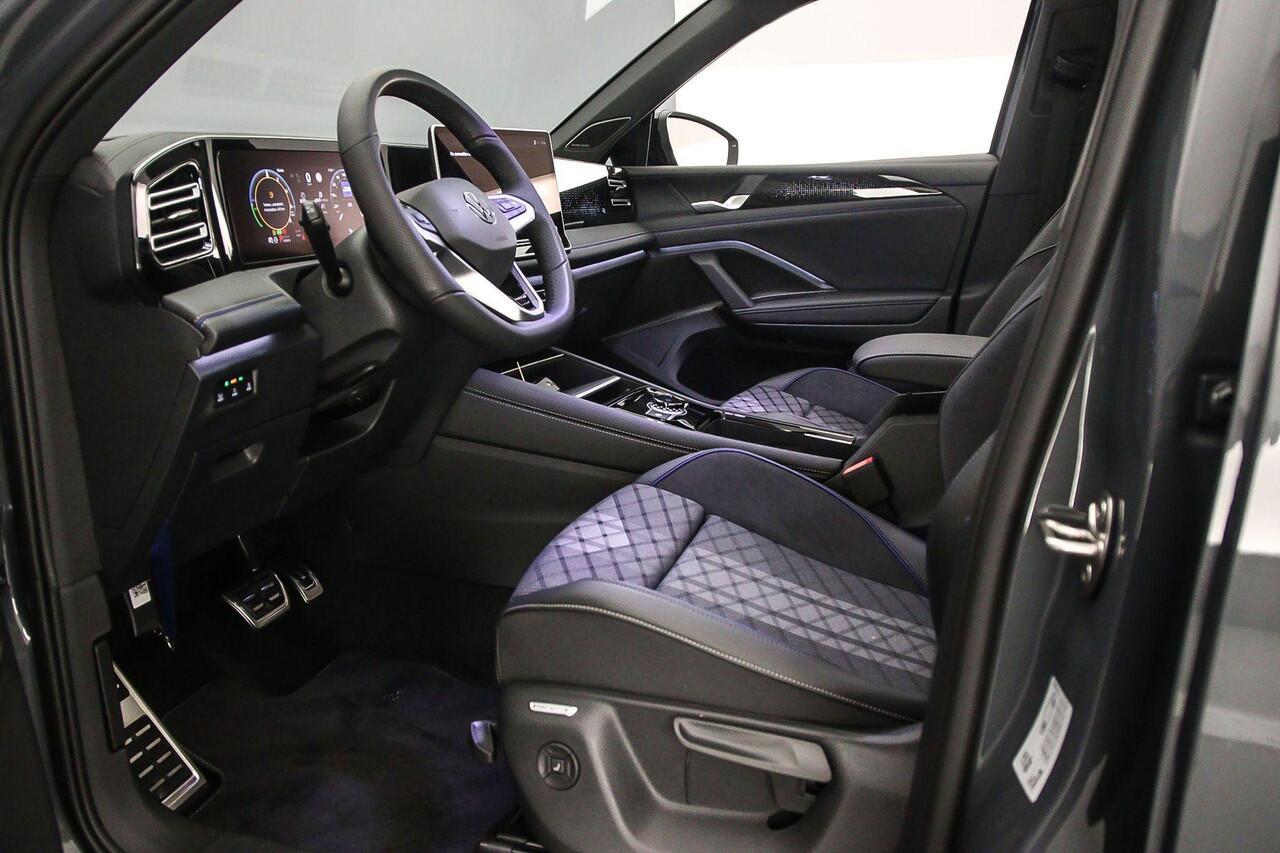 Volkswagen TIGUAN R-Line Edition 1.5 TSI eHybrid 272pk DSG Automaat Trekhaak, Panoramadak, Harman Kardon audio, Adaptive cruise control, Black Style, Achteruitrijcamera