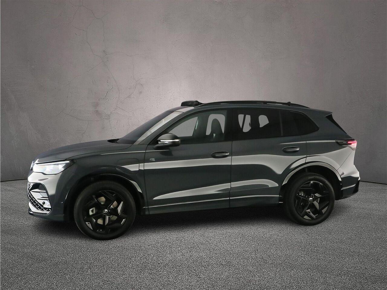 Volkswagen TIGUAN R-Line Edition 1.5 TSI eHybrid 272pk DSG Automaat Trekhaak, Harman Kardon audio, Panoramadak, Adaptive cruise control, 360 camera, Elektrische achterklep