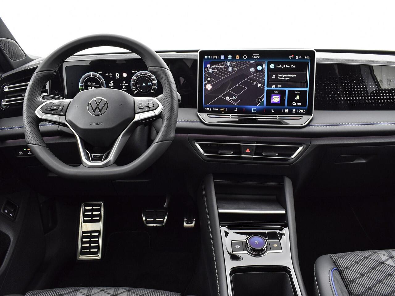 Volkswagen TIGUAN R-Line-Edition 1.5 eHybrid 272 pk 6 versn. DSG · Velgen 'york', 20 inch lichtmetaal in zwart · Interieur Pakket: Interieur style pakket · Trekhaak incl. aanhangermanoeuvreerhulp (trailer assist) · Black style pakket ·