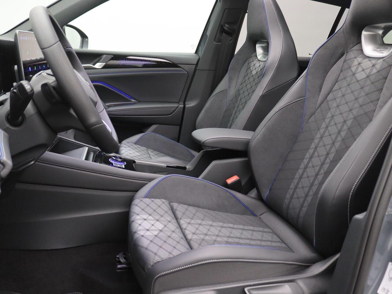 Volkswagen TIGUAN 1.5 eHybrid R-Line Edition 204PK DSG Pano-Schuifdak, Black Style, Trekhaak, 20" LM Velgen, Keyless, Navi via Apple Carplay/Android Auto, Stoel-Stuurverwarming