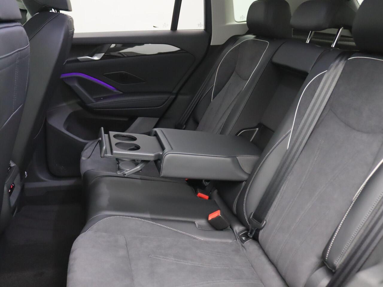 Volkswagen TIGUAN 1.5 eHybrid Elegance 204PK DSG Ergo Active Best. Stoel, Keyless, Navi via Apple Carplay/Android Auto, Achteruitrijcamera, Comfort Plus Pakket, 18" LM Velgen