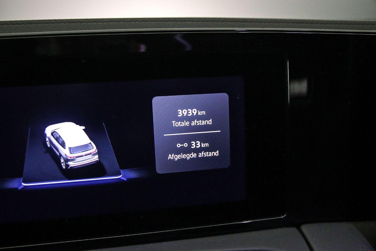 Volkswagen TIGUAN R-Line Edition 1.5 TSI eHybrid 272pk DSG Automaat Trekhaak, Panoramadak, Black Style, Navigatie, 360 camera, Adaptive cruise control, Achteruitrijcamera,