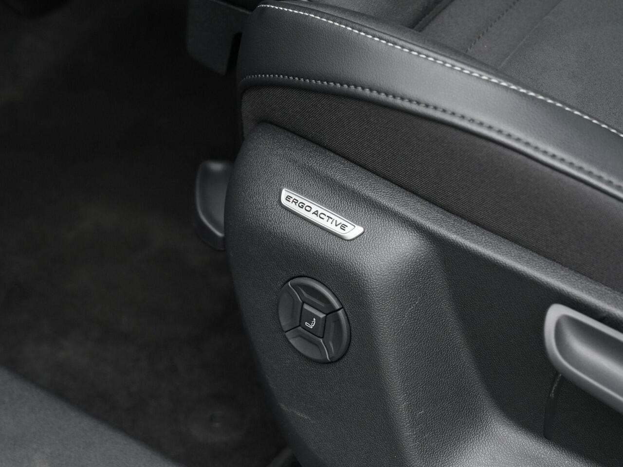 Volkswagen TIGUAN 1.5 eHybrid 204 pk Elegance | Adaptief onderstel | Stuur-/stoelverwarming | Achteruitrijcamera | Leder/alcantara | Massage