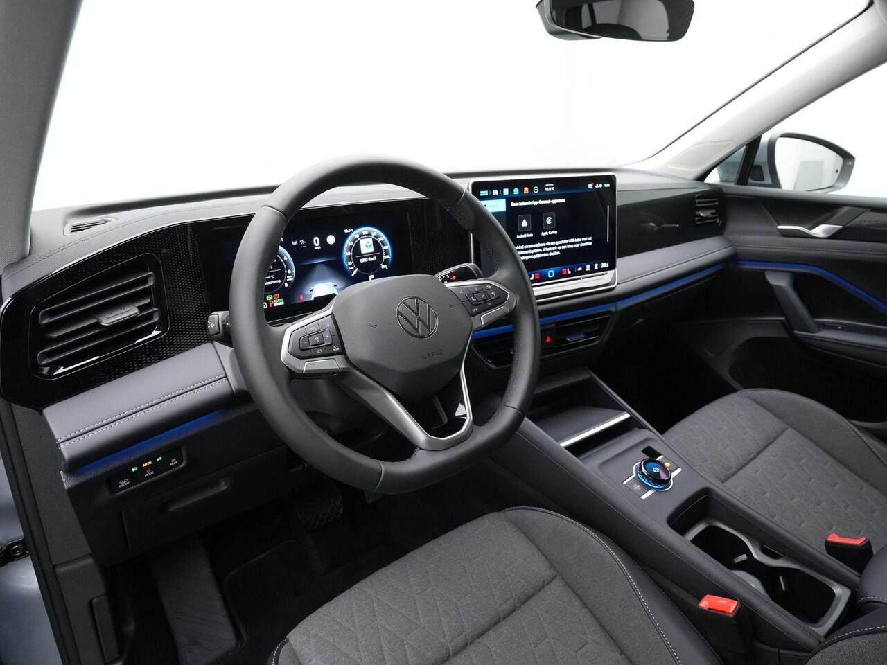 Volkswagen TIGUAN 1.5 eHybrid 204 pk DSG Life | Trekhaak | Adaptief onderstel | Stuur-/achterbankverwarming | Achteruitrijcamera