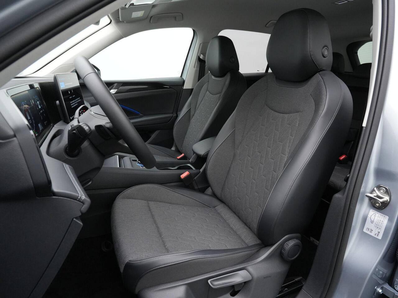 Volkswagen TIGUAN 1.5 eHybrid 204 pk DSG Life | Trekhaak | Adaptief onderstel | Stuur-/achterbankverwarming | Achteruitrijcamera