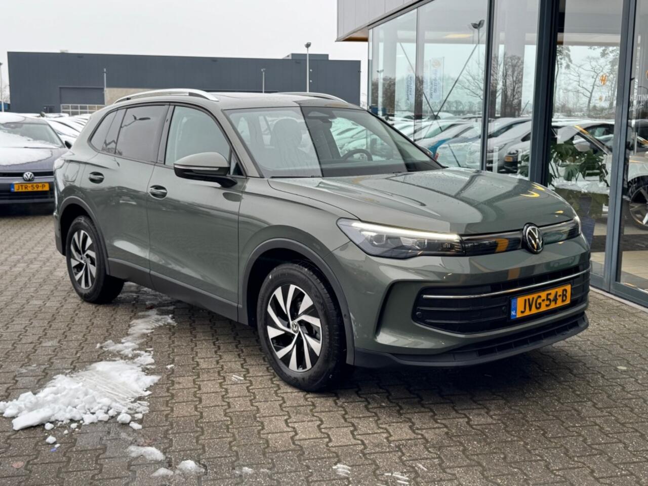 Volkswagen TIGUAN 1.5 eTSI Life Edition - schuif/kanteldak - winterpakket - camera