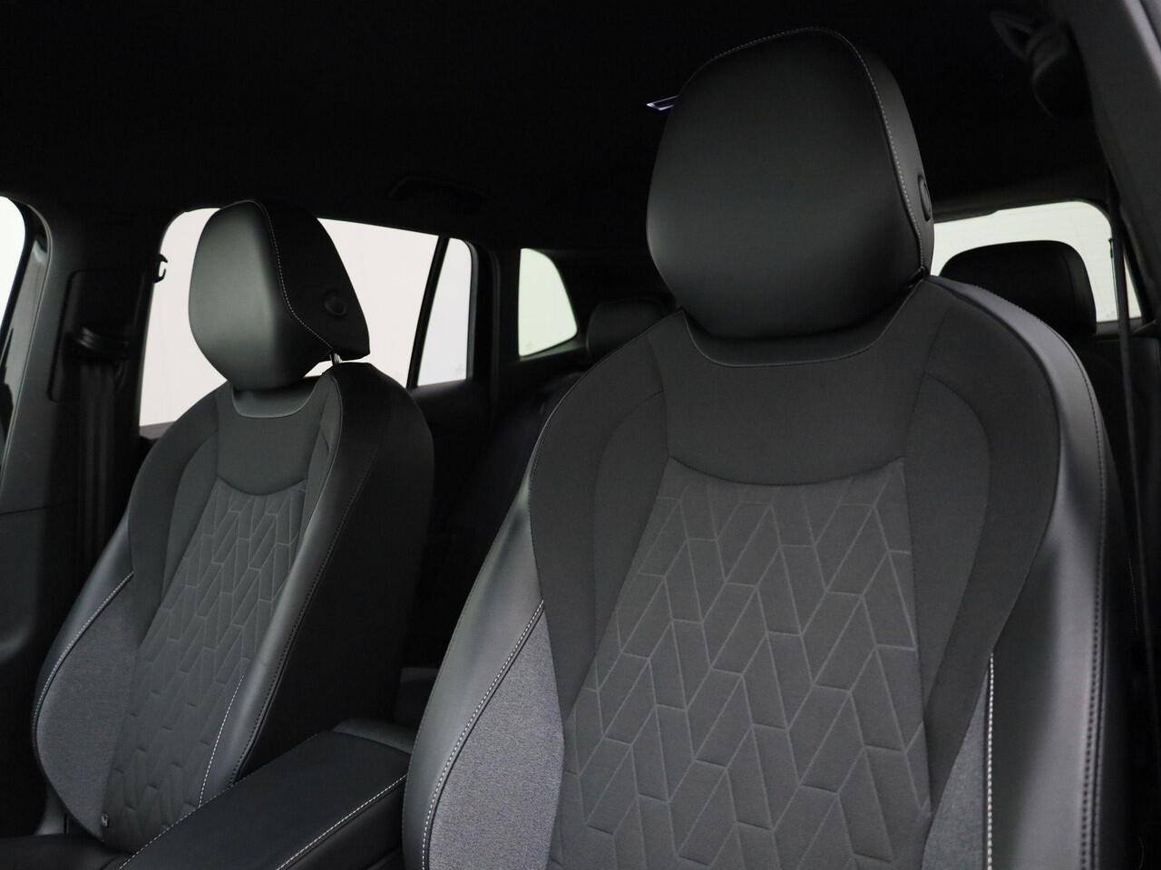 Volkswagen TIGUAN 1.5eTSI/150PK Goal DSG Camera · Navigatie · Trekhaak · Apple/Android Car Play· Garantie t/m 06-03-2027