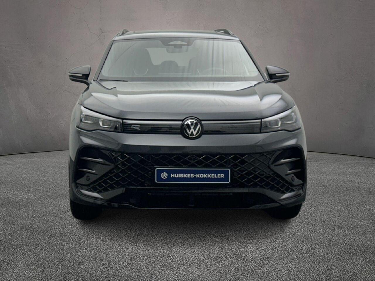 Volkswagen TIGUAN R-Line Edition 1.5 TSI eHybrid 272pk DSG Automaat Trekhaak, Panoramadak, Harman Kardon audio, Adaptive cruise control, Black style, Navigatie