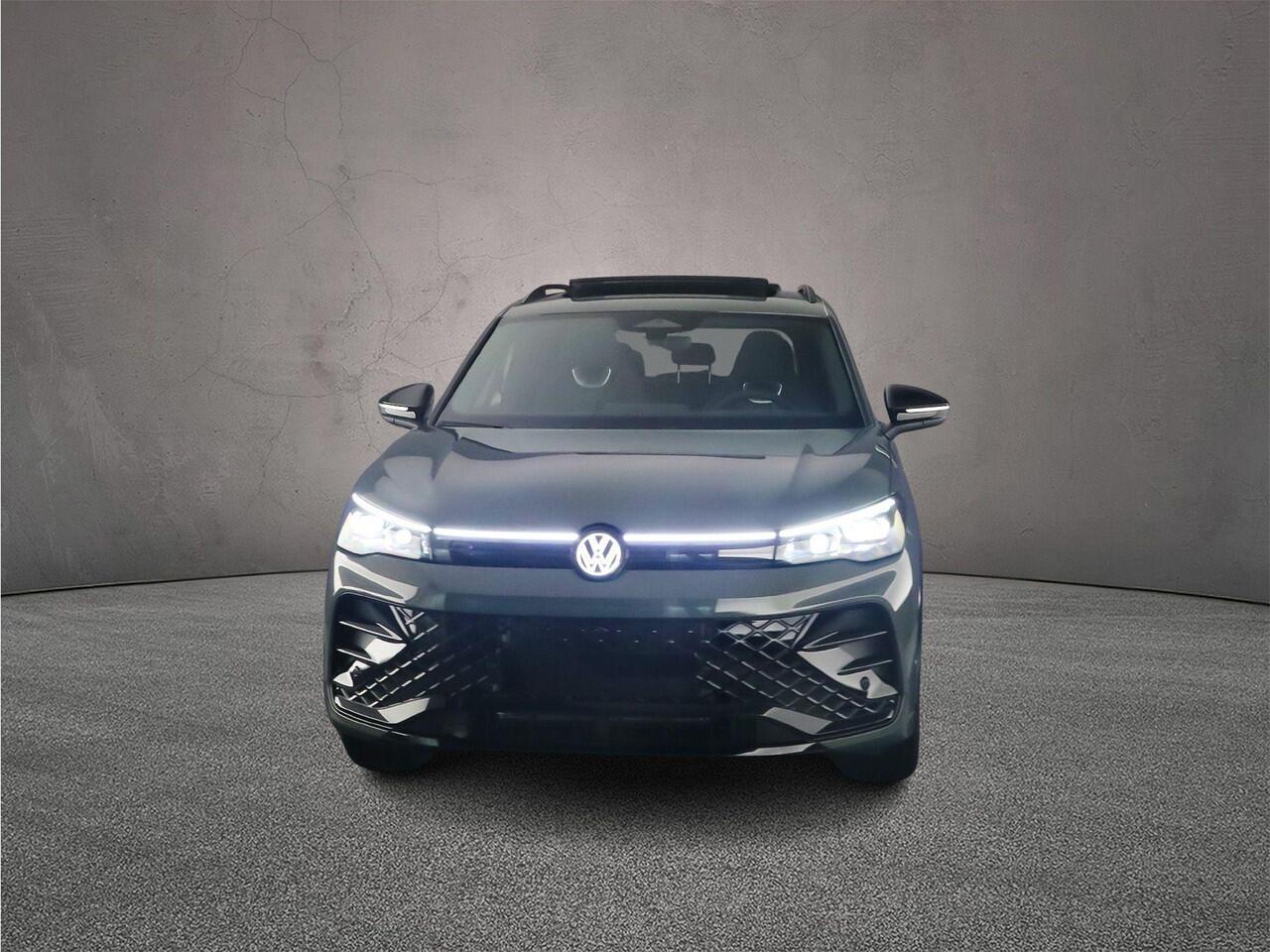 Volkswagen TIGUAN R-Line Edition 1.5 TSI eHybrid 272pk DSG Automaat Trekhaak, Harman Kardon audio, Panoramadak, Navigatie, Elektrische achterklep, Adaptive cruise control