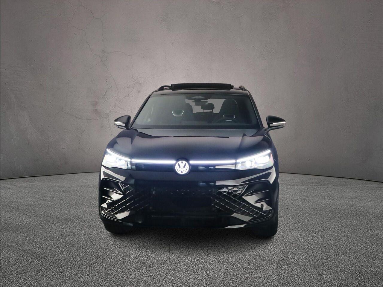 Volkswagen TIGUAN R-Line Edition 1.5 TSI eHybrid 272pk DSG Automaat Trekhaak, Black style, Panoramadak, Harman Kardon audio, Adaptive cruise control, Elektrische achterklep